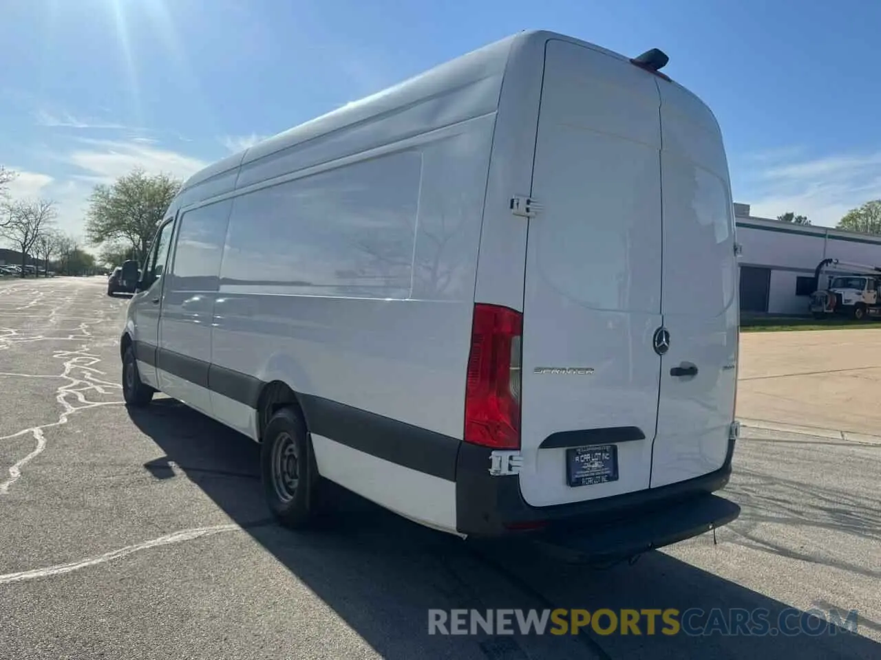 2 Photograph of a damaged car WD3PF1CD0KP183227 MERCEDES-BENZ SPRINTER 2019