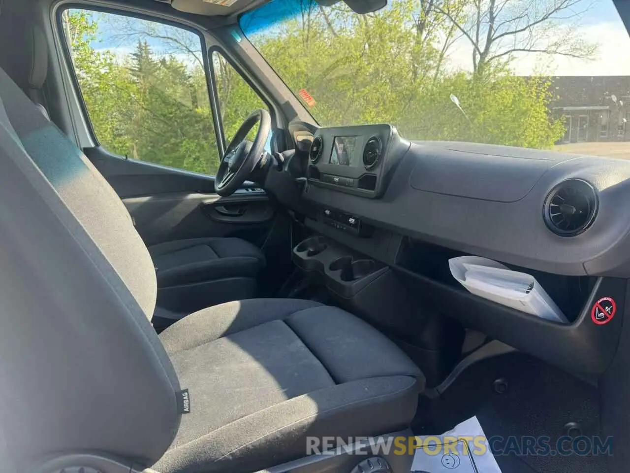 5 Photograph of a damaged car WD3PF1CD0KP183227 MERCEDES-BENZ SPRINTER 2019