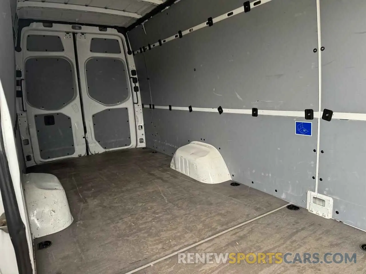 6 Photograph of a damaged car WD3PF1CD0KP183227 MERCEDES-BENZ SPRINTER 2019