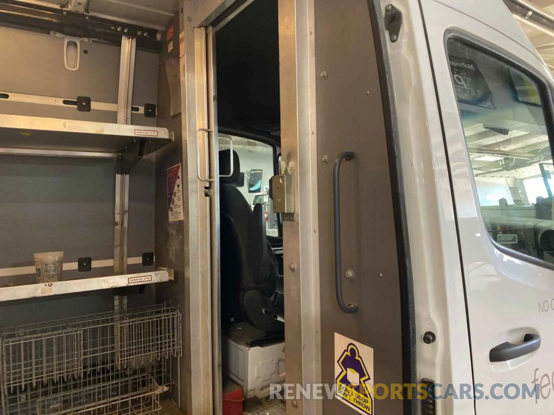 17 Photograph of a damaged car WD3PF1CD1KP050380 MERCEDES-BENZ SPRINTER 2019