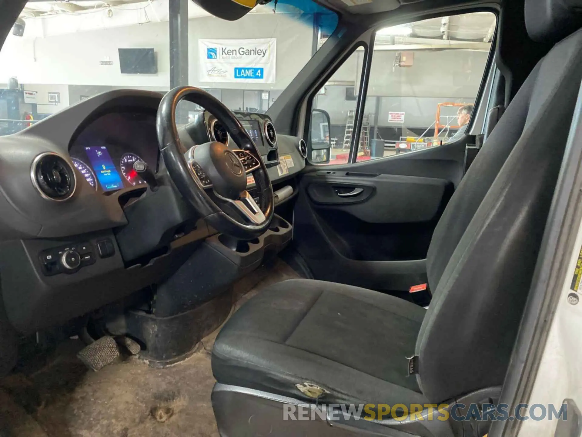 26 Photograph of a damaged car WD3PF1CD1KP050380 MERCEDES-BENZ SPRINTER 2019