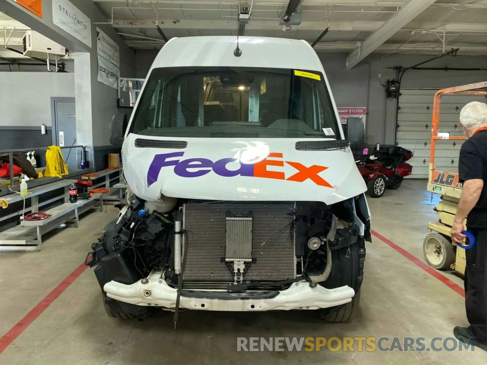9 Photograph of a damaged car WD3PF1CD1KP050380 MERCEDES-BENZ SPRINTER 2019