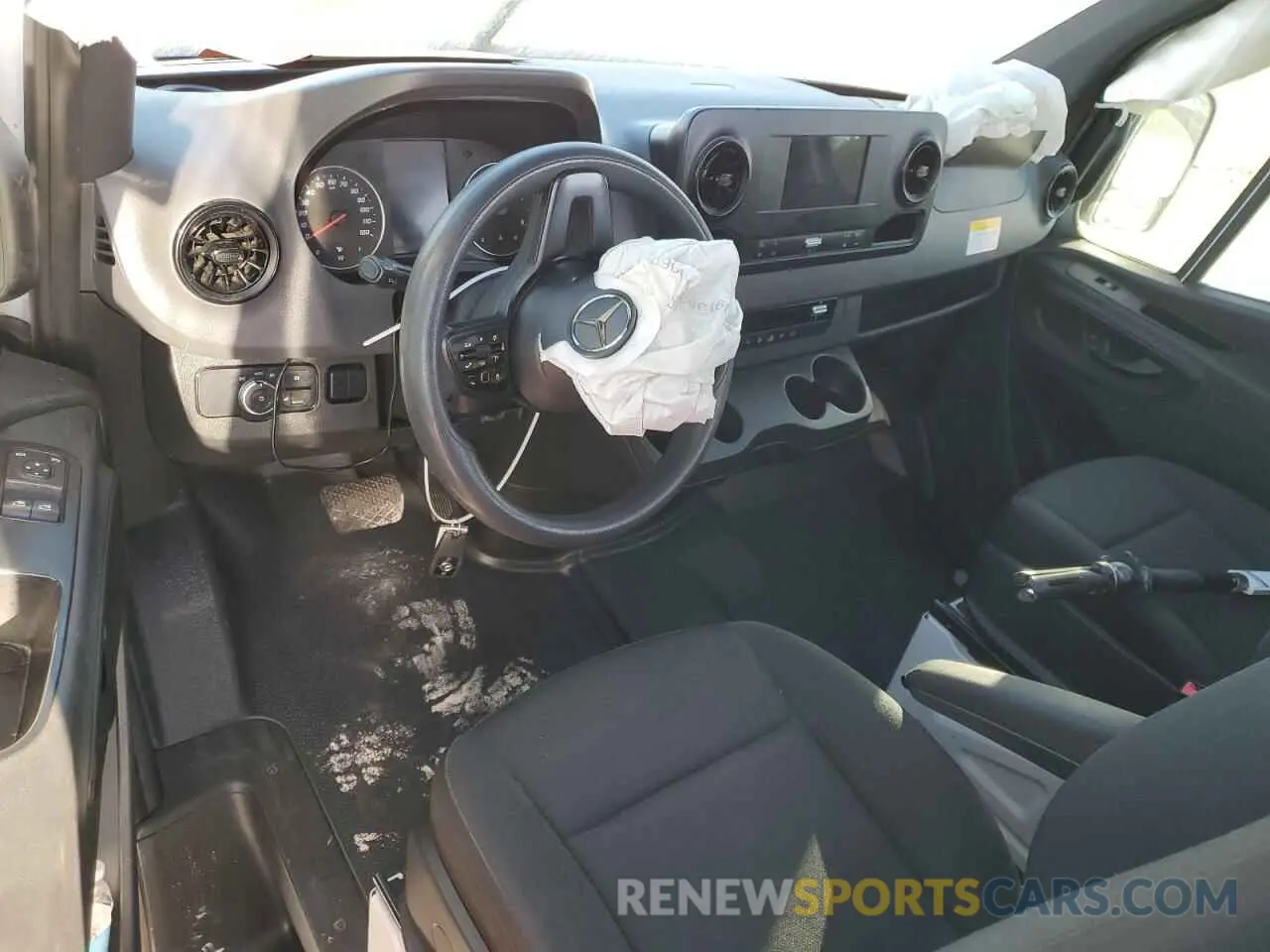 8 Photograph of a damaged car WD3PF1CD2KP139648 MERCEDES-BENZ SPRINTER 2019