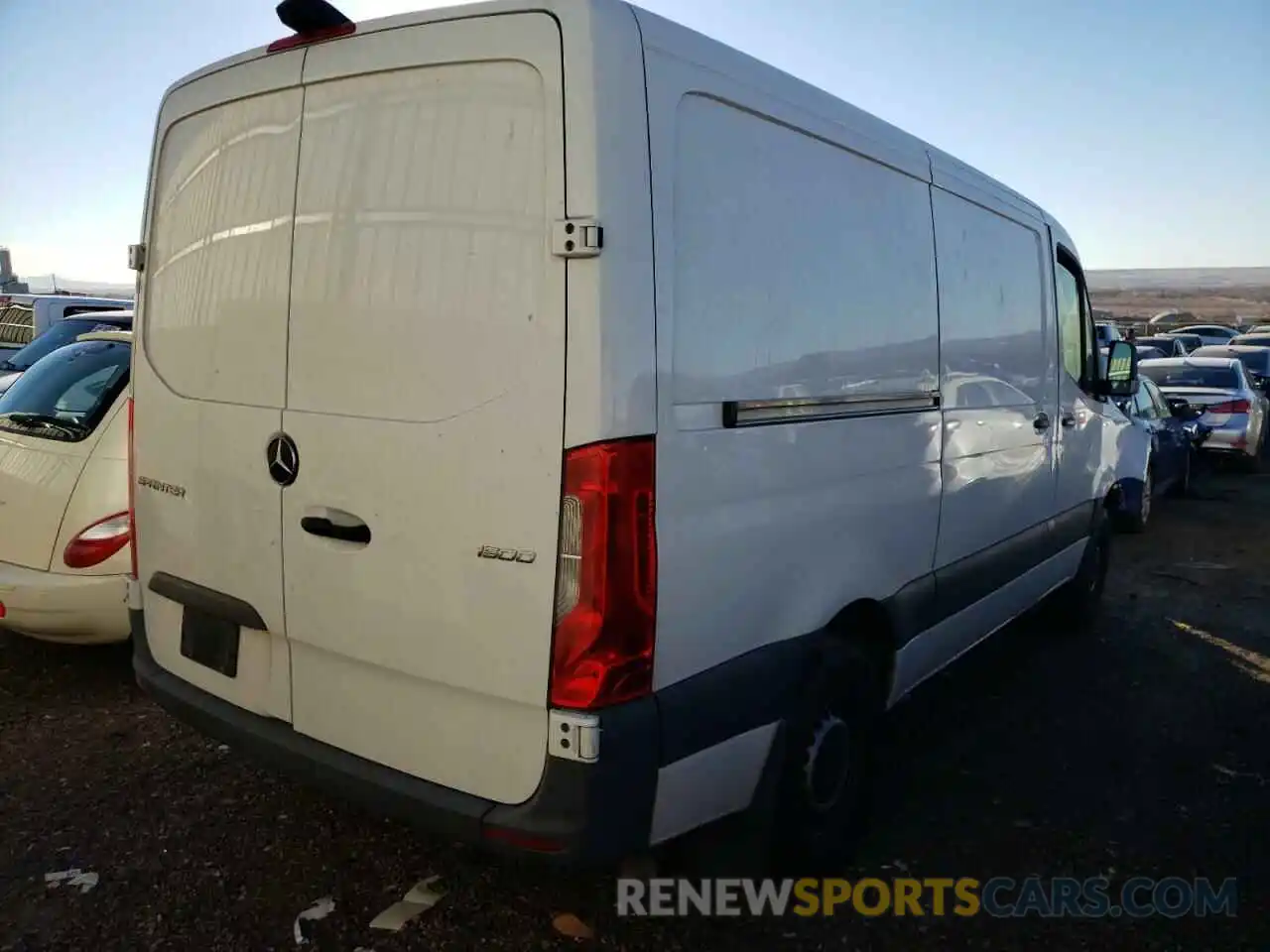 4 Photograph of a damaged car WD4PE7ED5KT011944 MERCEDES-BENZ SPRINTER 2019