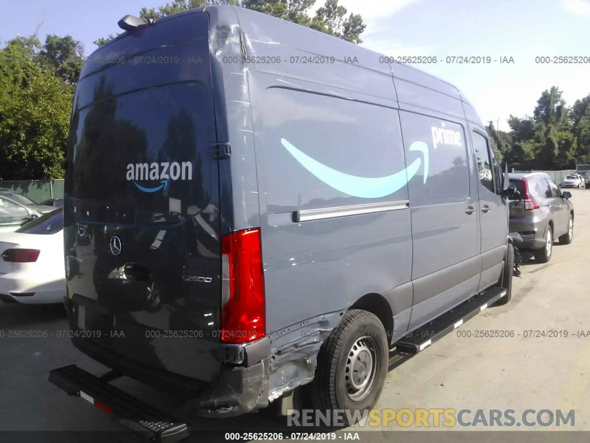 4 Photograph of a damaged car WD4PF0CD1KT004853 MERCEDES-BENZ SPRINTER 2019