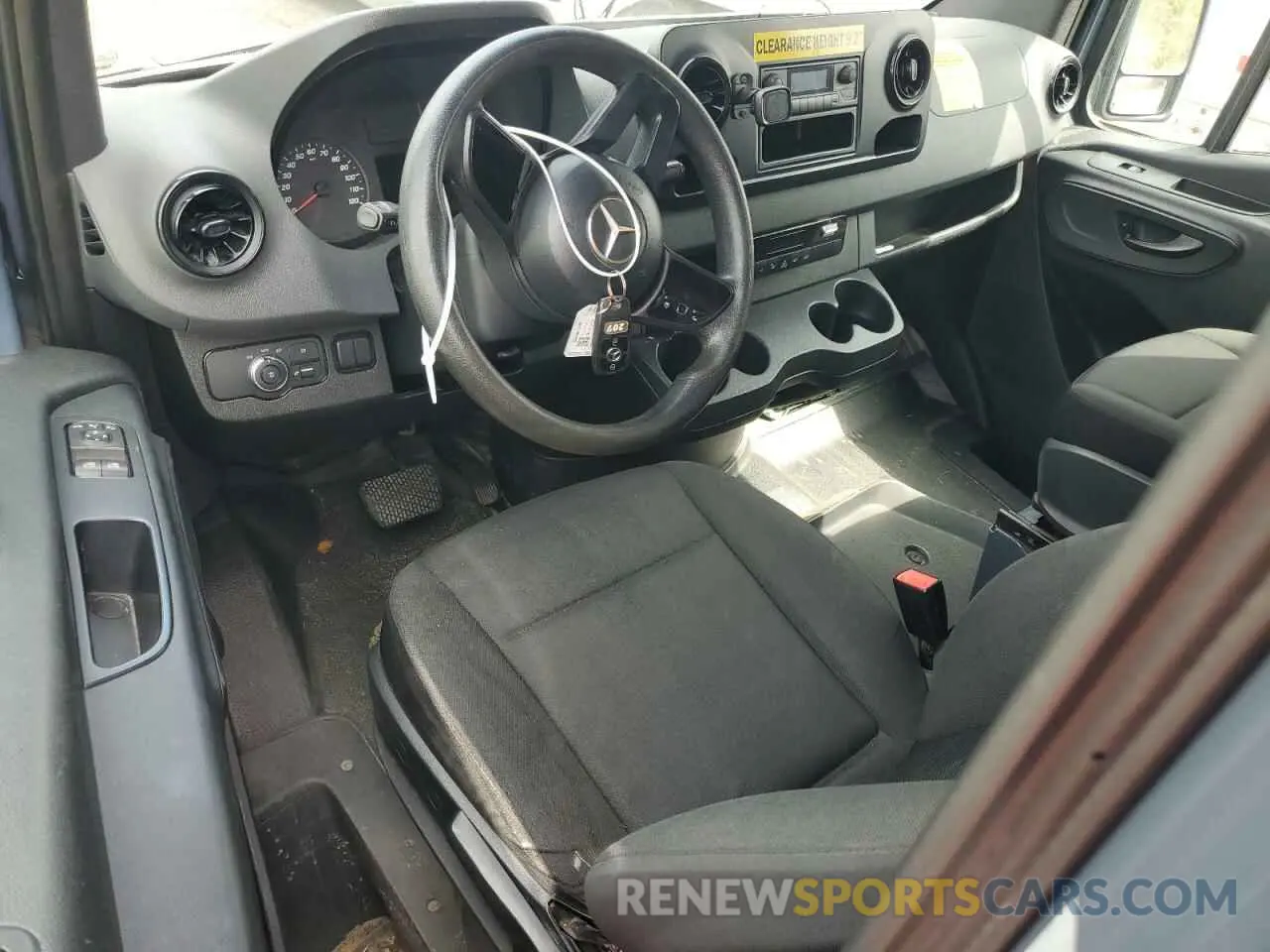 8 Photograph of a damaged car WD4PF0CD5KT004452 MERCEDES-BENZ SPRINTER 2019