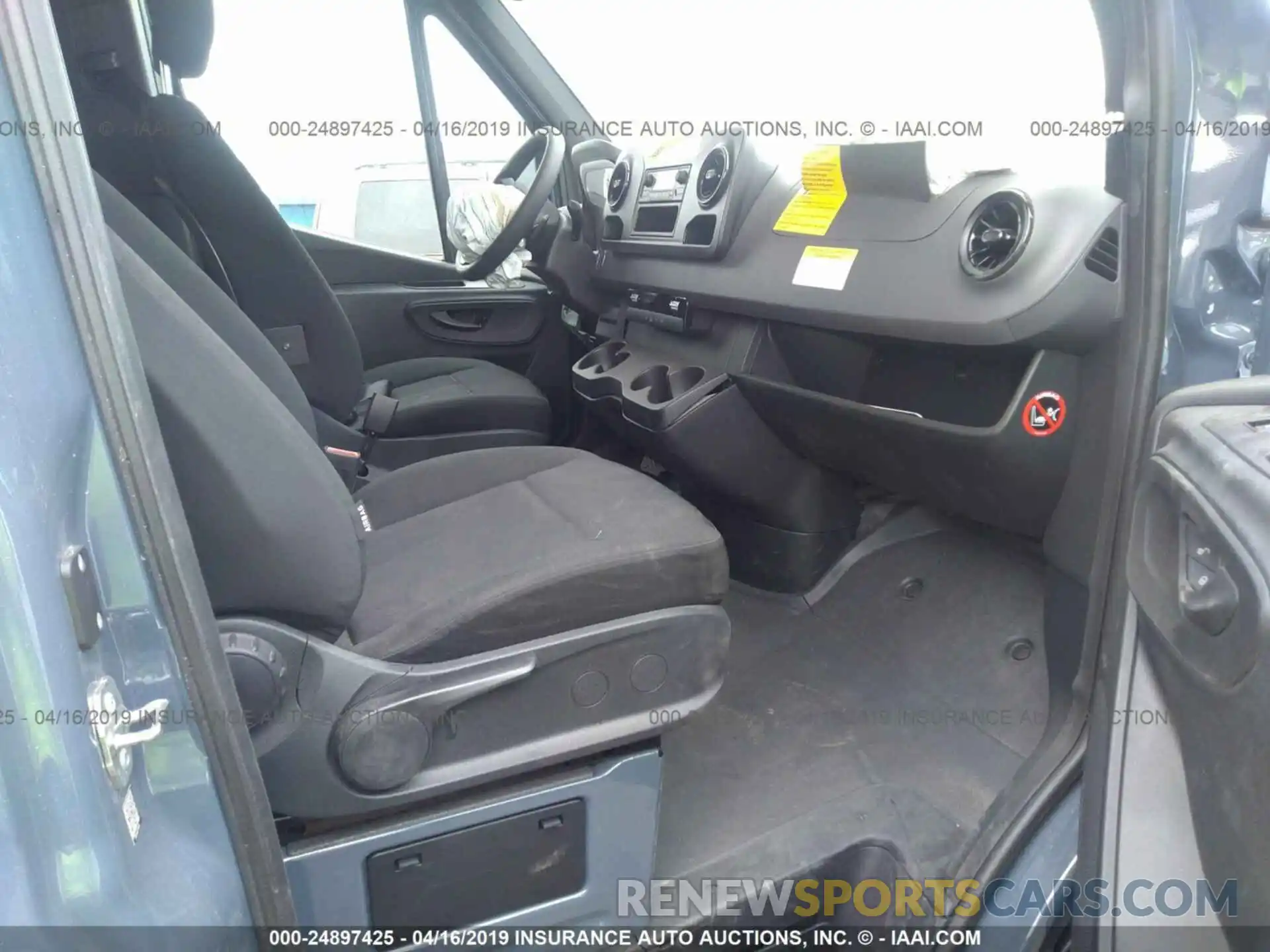 5 Photograph of a damaged car WD4PF0CD6KP042278 MERCEDES-BENZ SPRINTER 2019