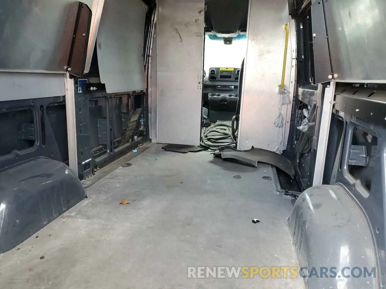11 Photograph of a damaged car WD4PF0CD6KP093909 MERCEDES-BENZ SPRINTER 2019