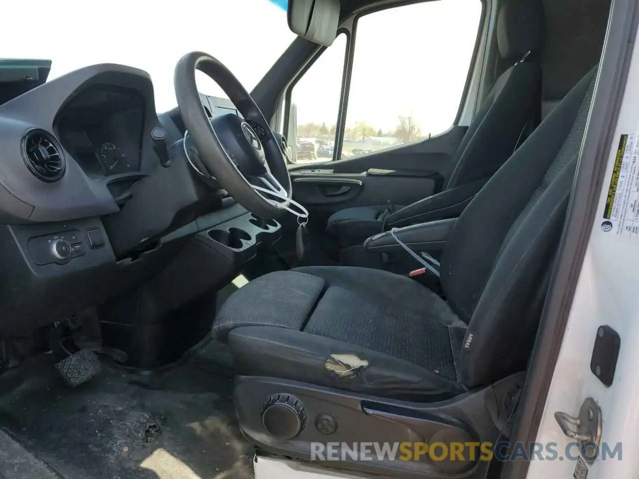 7 Photograph of a damaged car WD4PF0CD6KT000507 MERCEDES-BENZ SPRINTER 2019
