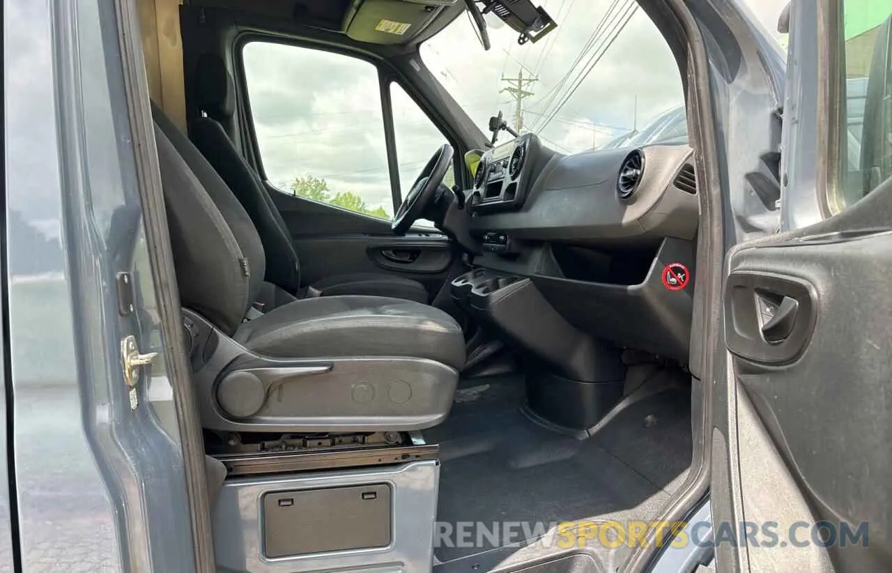 5 Photograph of a damaged car WD4PF0CD7KP043942 MERCEDES-BENZ SPRINTER 2019