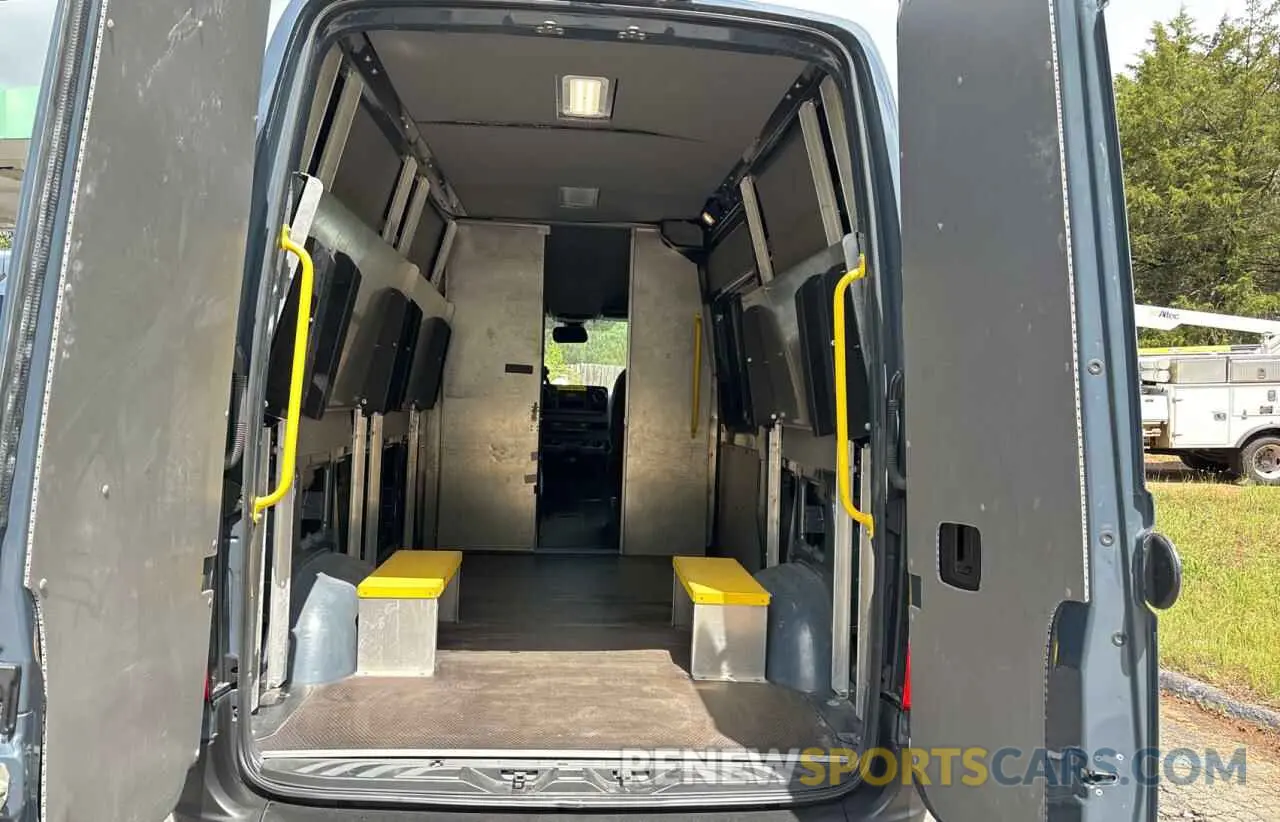 6 Photograph of a damaged car WD4PF0CD7KP043942 MERCEDES-BENZ SPRINTER 2019