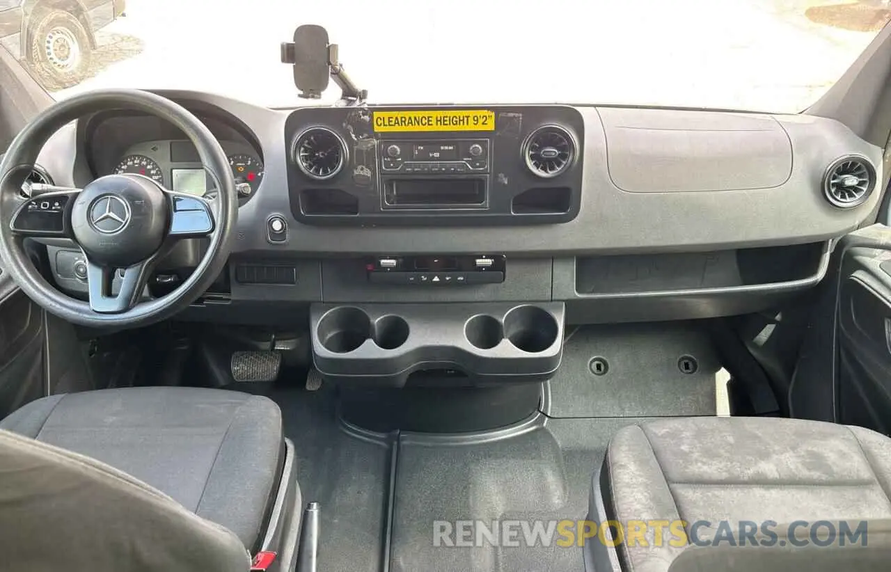 9 Photograph of a damaged car WD4PF0CD7KP043942 MERCEDES-BENZ SPRINTER 2019
