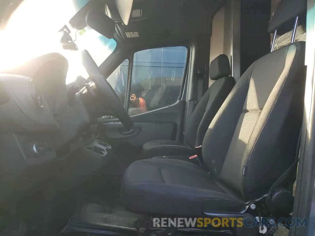 7 Photograph of a damaged car WD4PF0CD7KP083888 MERCEDES-BENZ SPRINTER 2019