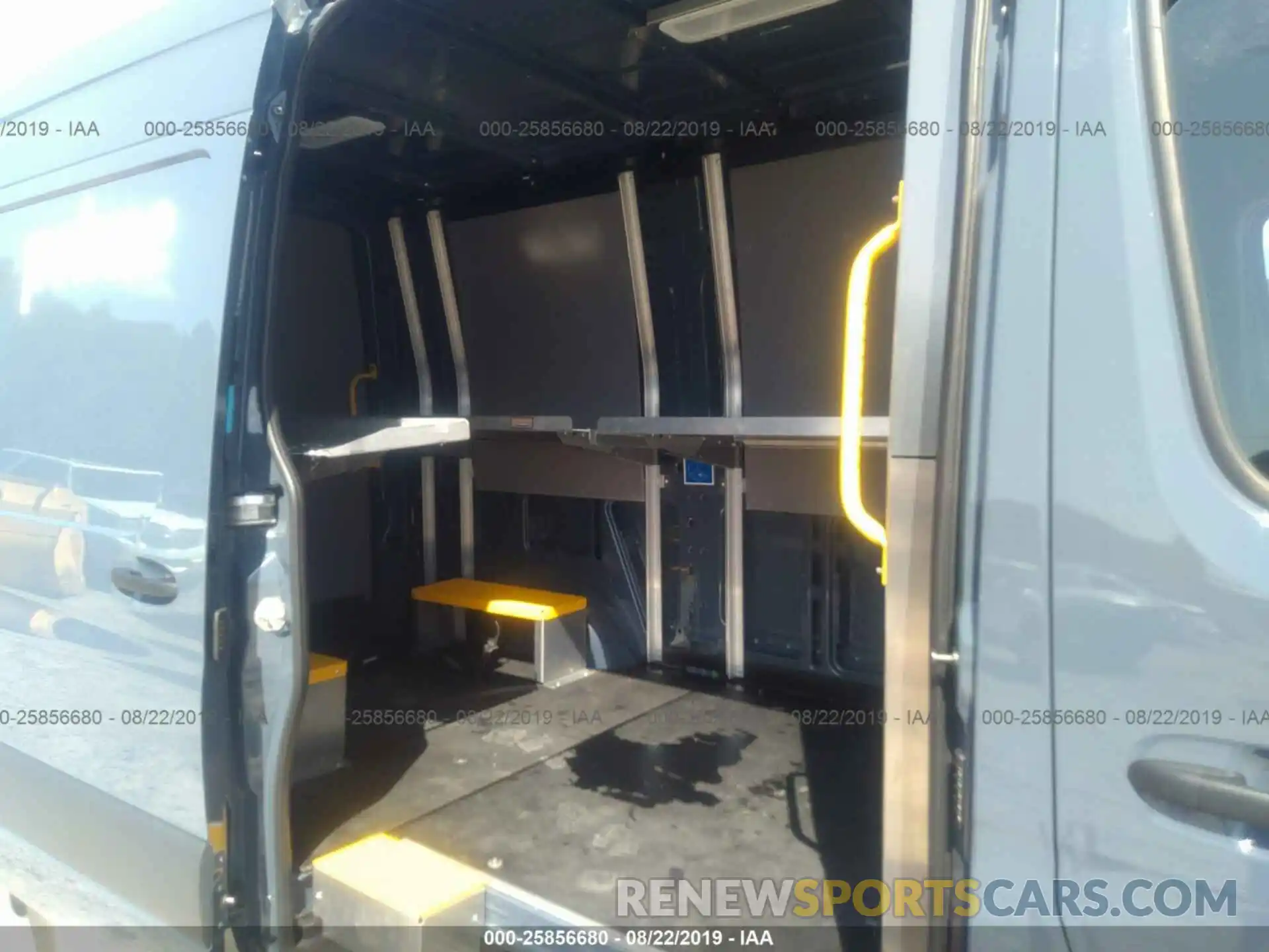 8 Photograph of a damaged car WD4PF0CD7KT004789 MERCEDES-BENZ SPRINTER 2019