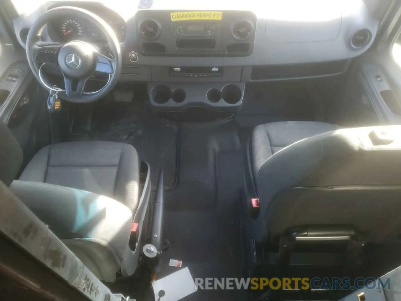 8 Photograph of a damaged car WD4PF1CD1KP147803 MERCEDES-BENZ SPRINTER 2019