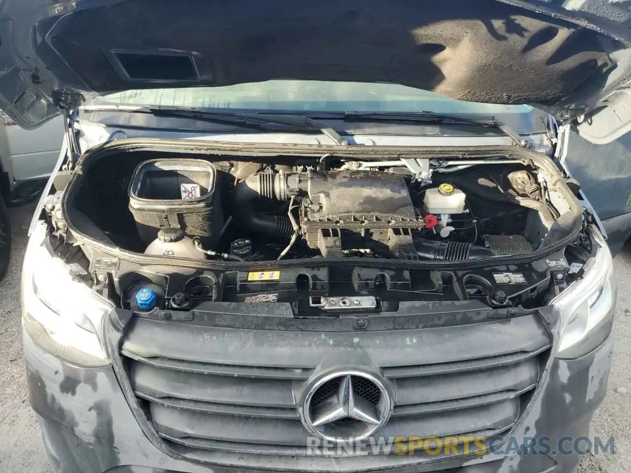 12 Photograph of a damaged car WD4PF1CD1KT011937 MERCEDES-BENZ SPRINTER 2019