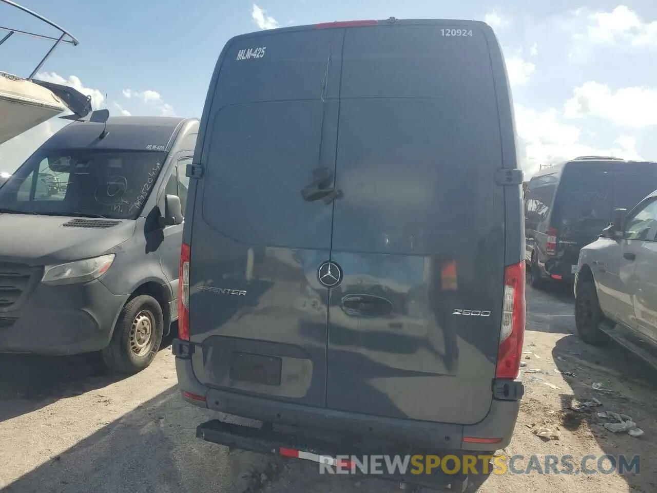 6 Photograph of a damaged car WD4PF1CD1KT011937 MERCEDES-BENZ SPRINTER 2019
