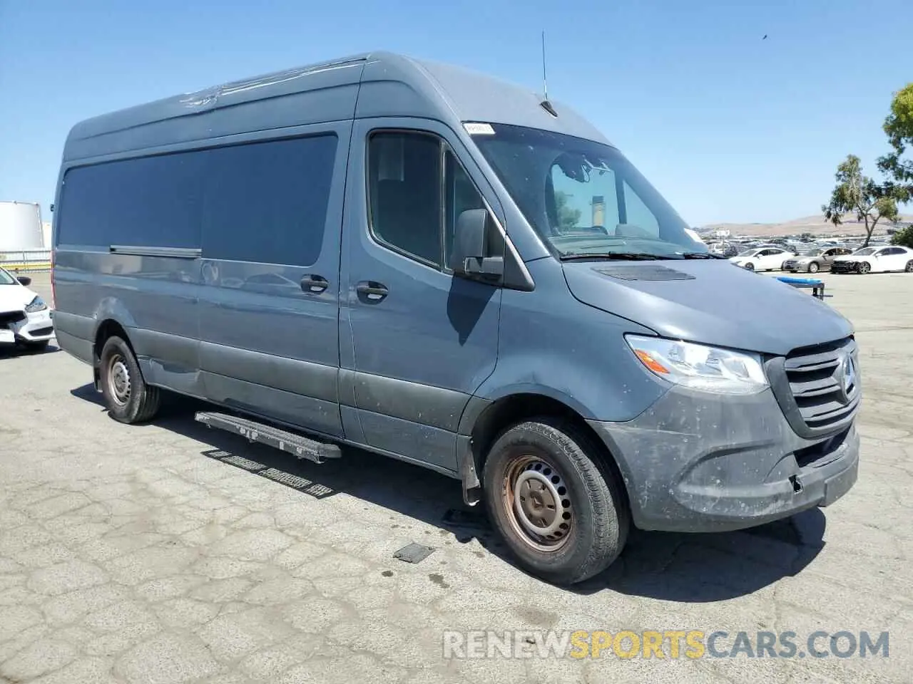 4 Photograph of a damaged car WD4PF1CD3KP127035 MERCEDES-BENZ SPRINTER 2019