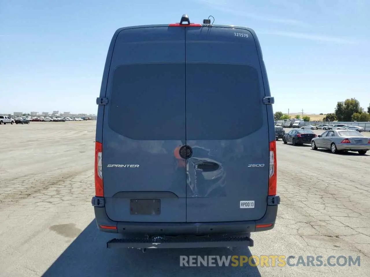 6 Photograph of a damaged car WD4PF1CD3KP127035 MERCEDES-BENZ SPRINTER 2019