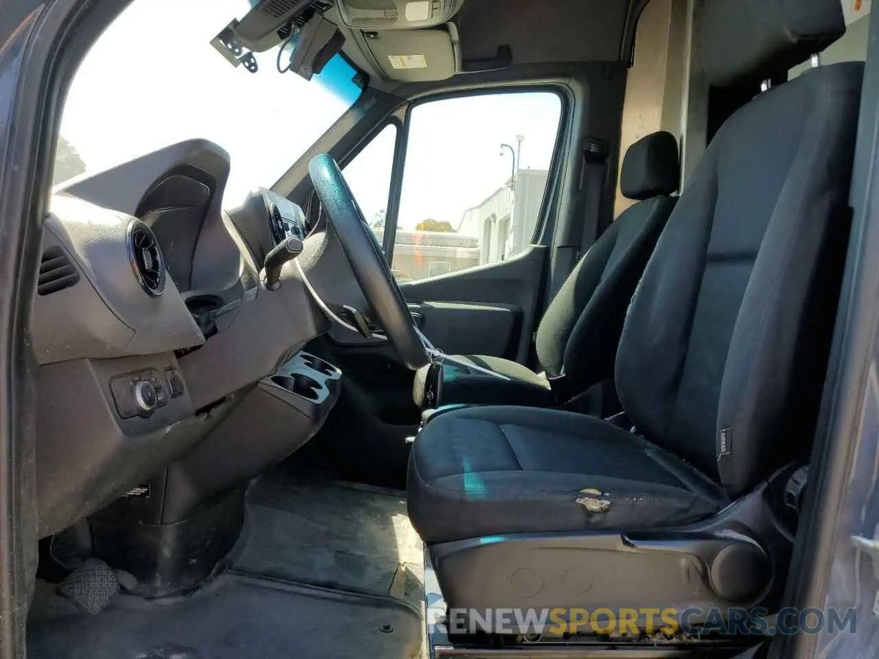 7 Photograph of a damaged car WD4PF1CD3KP127035 MERCEDES-BENZ SPRINTER 2019