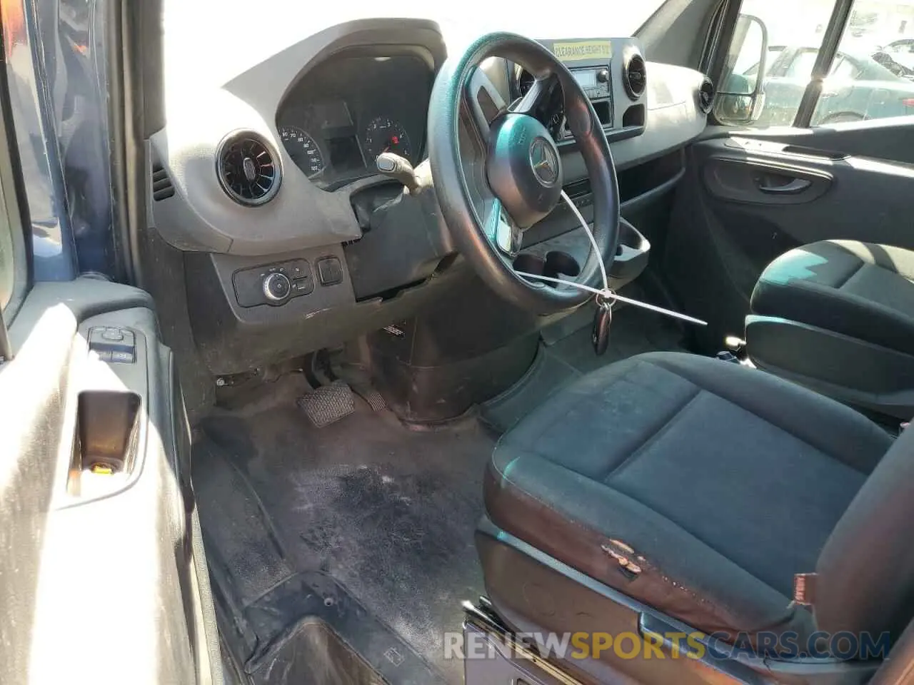 8 Photograph of a damaged car WD4PF1CD3KP127035 MERCEDES-BENZ SPRINTER 2019