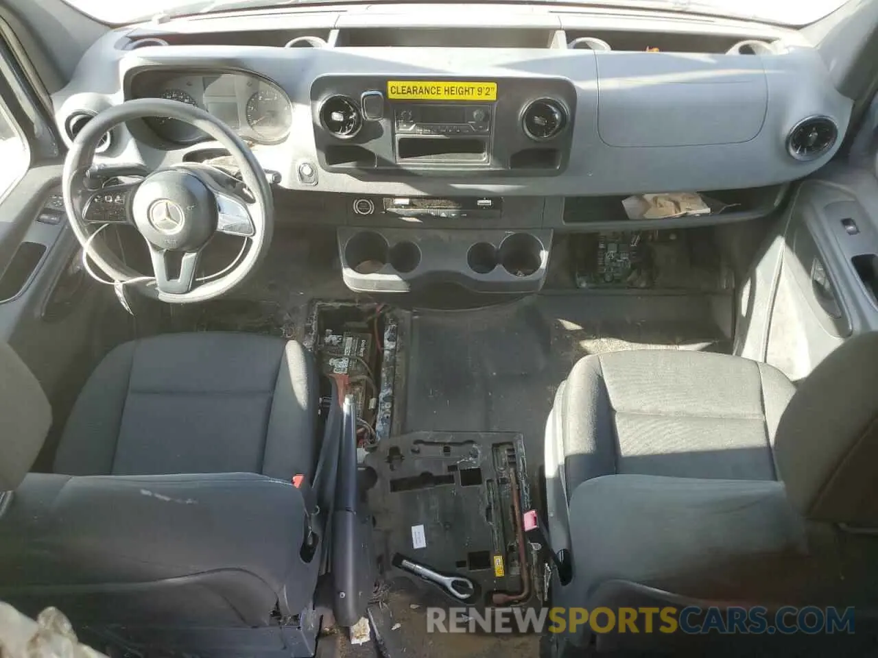 8 Photograph of a damaged car WD4PF1CD3KP138892 MERCEDES-BENZ SPRINTER 2019