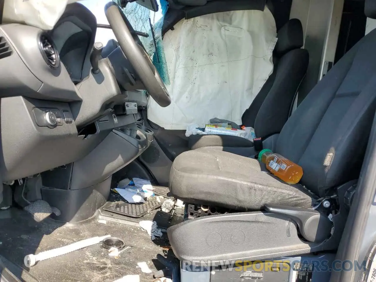 7 Photograph of a damaged car WD4PF1CD8KP140749 MERCEDES-BENZ SPRINTER 2019