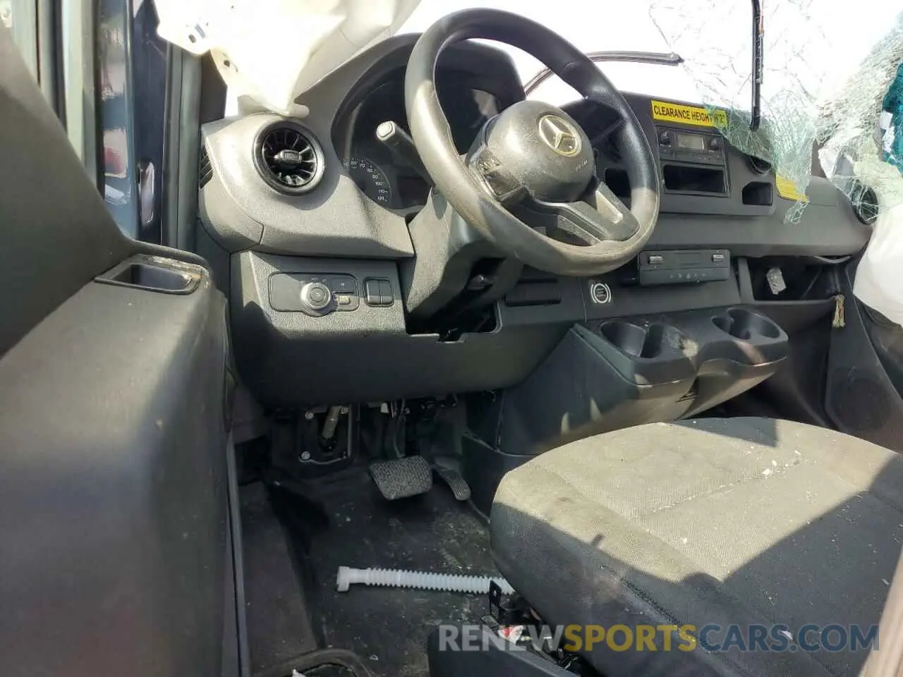 8 Photograph of a damaged car WD4PF1CD8KP140749 MERCEDES-BENZ SPRINTER 2019