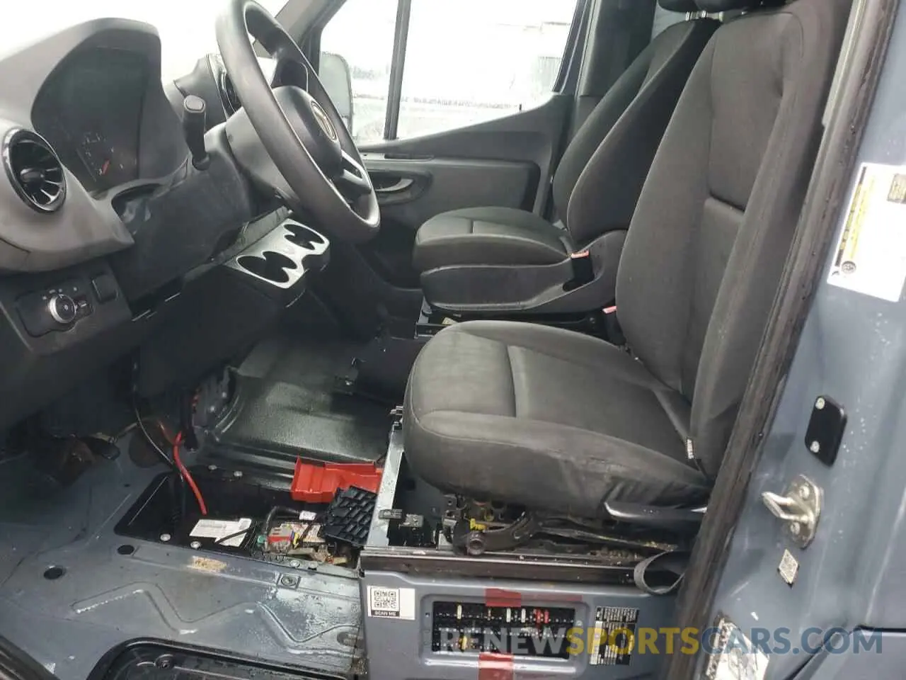 7 Photograph of a damaged car WD4PF1CDXKP130787 MERCEDES-BENZ SPRINTER 2019