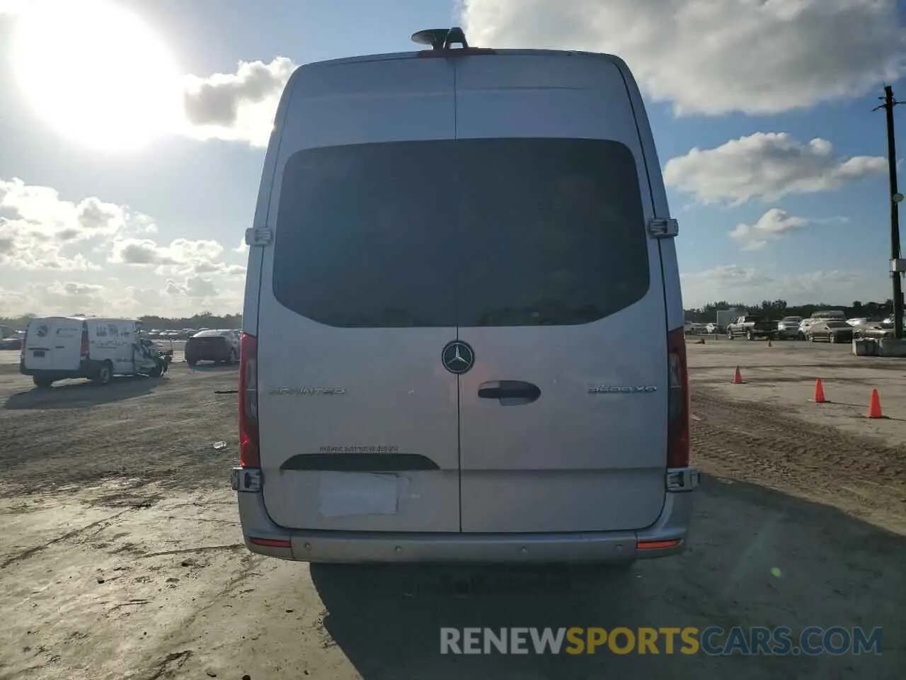 6 Photograph of a damaged car WD4PF4CD4KP111301 MERCEDES-BENZ SPRINTER 2019