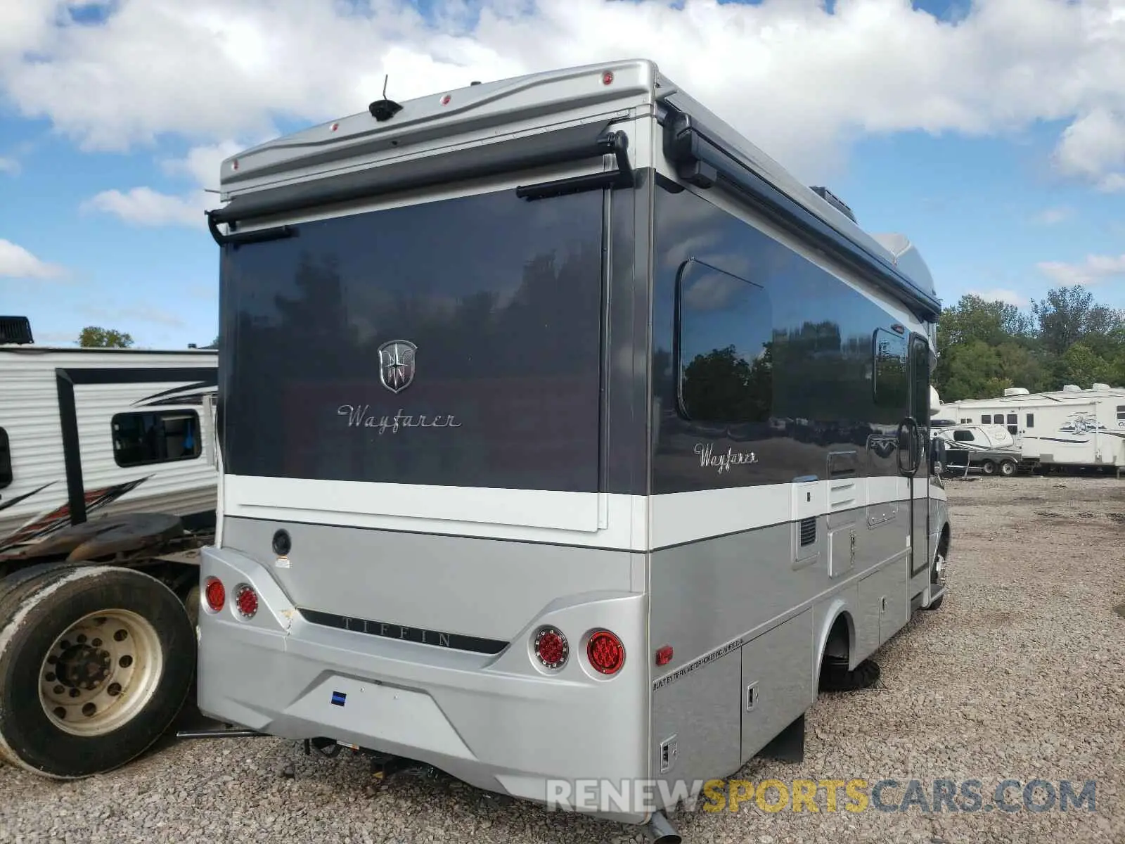 4 Photograph of a damaged car WDAPF4CD1KN018812 MERCEDES-BENZ SPRINTER 2019