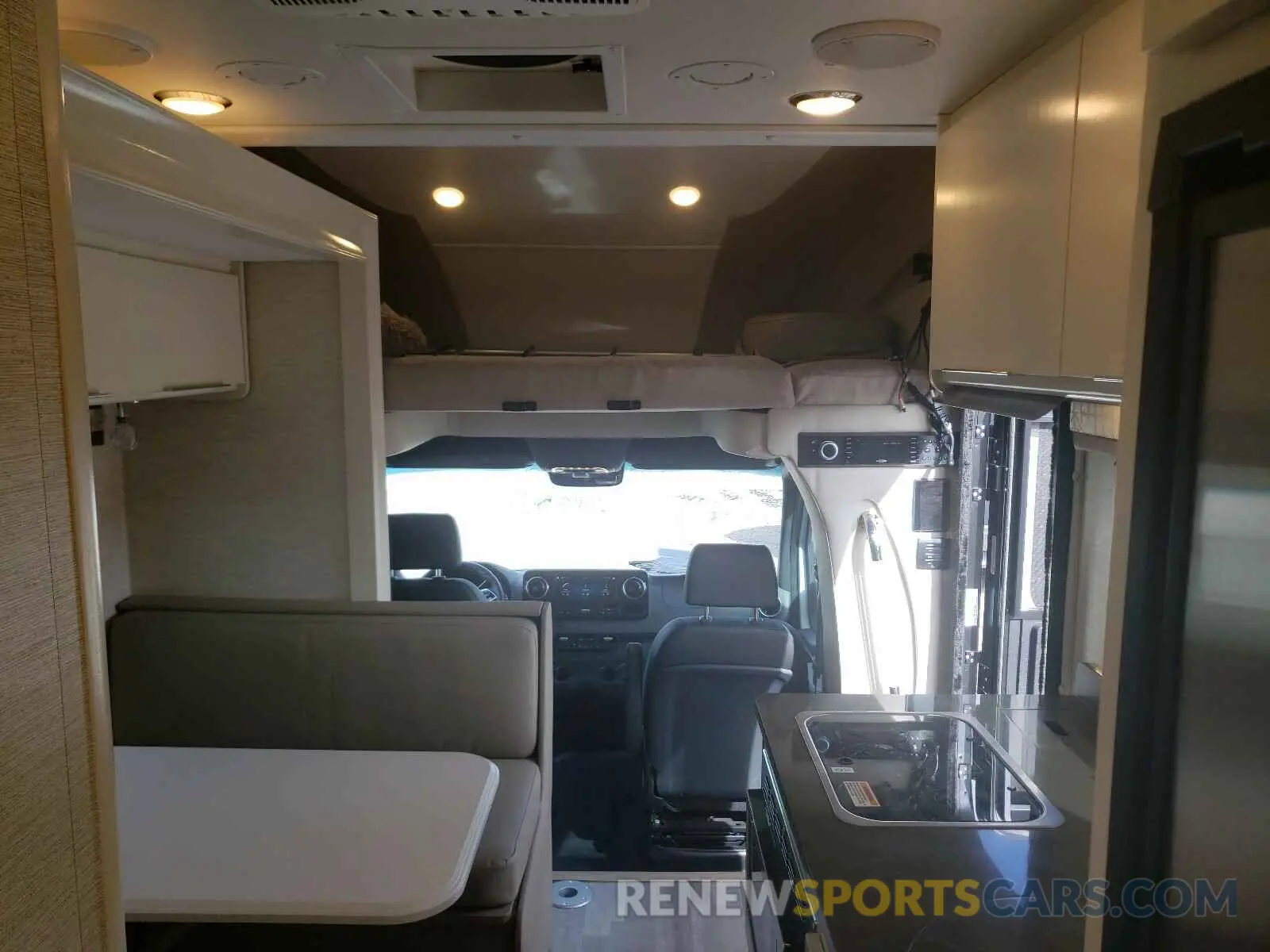 6 Photograph of a damaged car WDAPF4CD1KN018812 MERCEDES-BENZ SPRINTER 2019