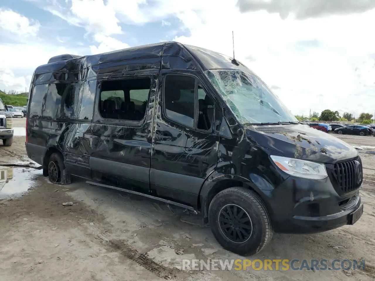 4 Photograph of a damaged car WDZPF1ED2KT014661 MERCEDES-BENZ SPRINTER 2019