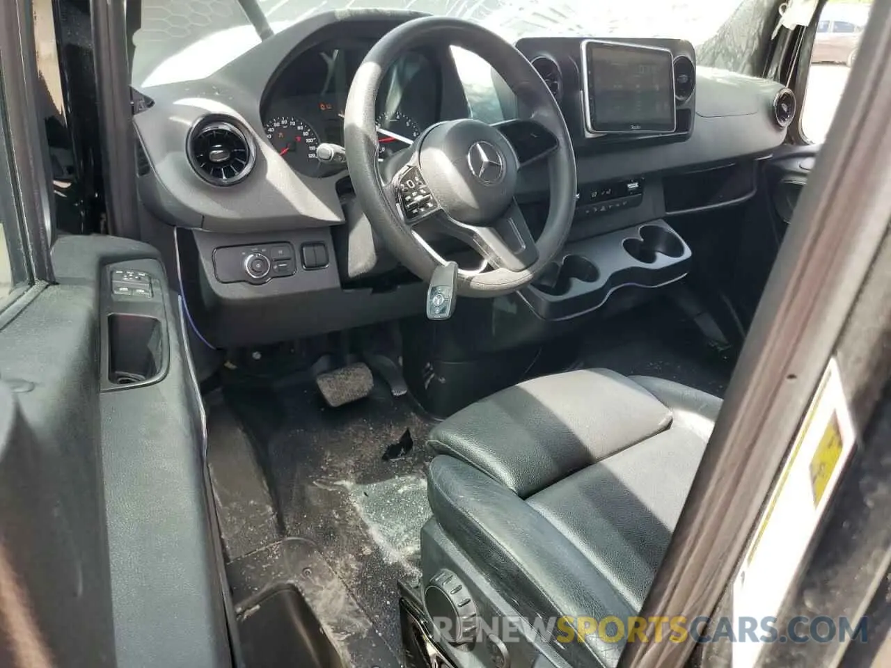 8 Photograph of a damaged car WDZPF1ED2KT014661 MERCEDES-BENZ SPRINTER 2019