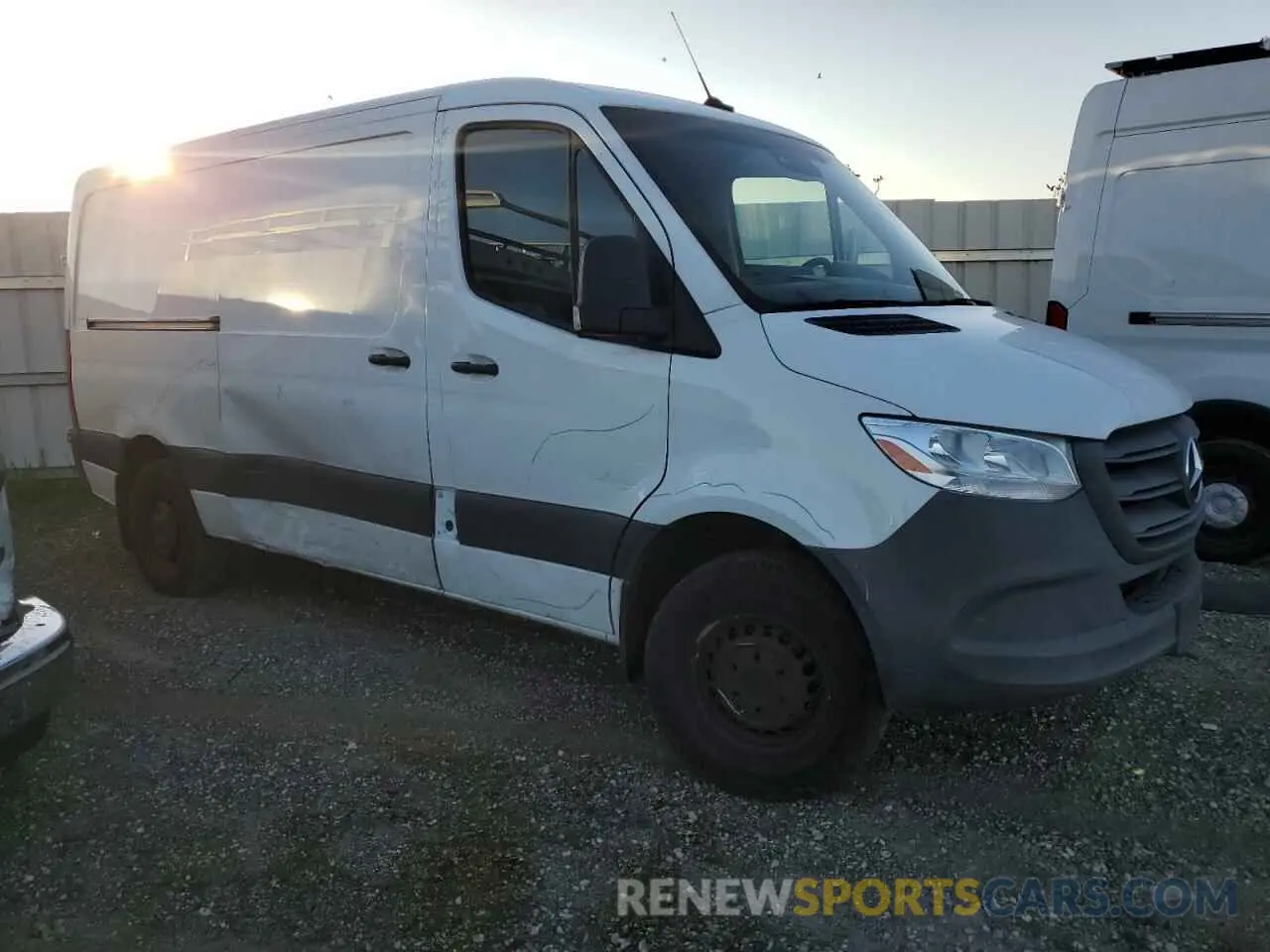 4 Photograph of a damaged car W1W4EBHYXLT028792 MERCEDES-BENZ SPRINTER 2020