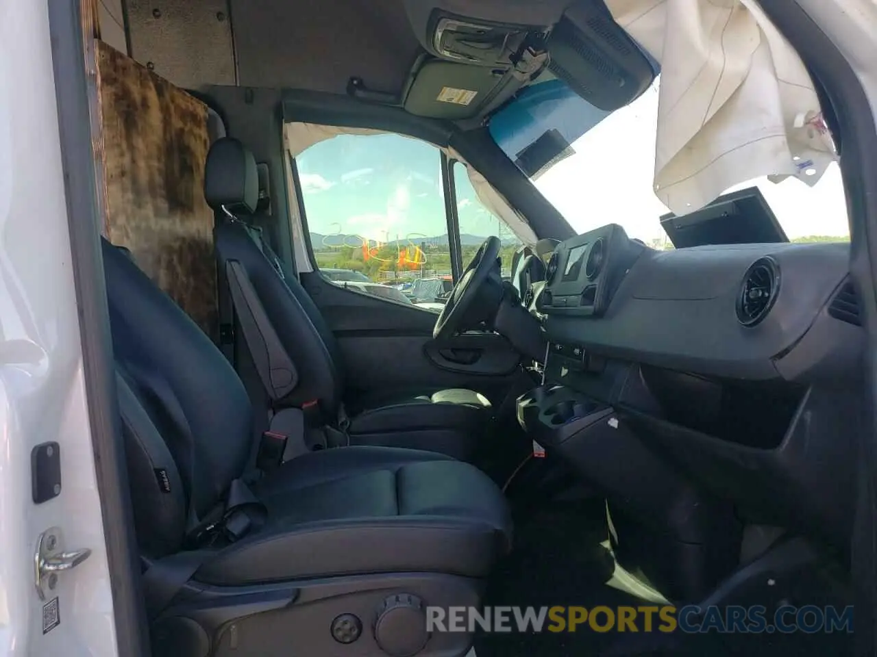 5 Photograph of a damaged car W1W4EBVY2LP205655 MERCEDES-BENZ SPRINTER 2020