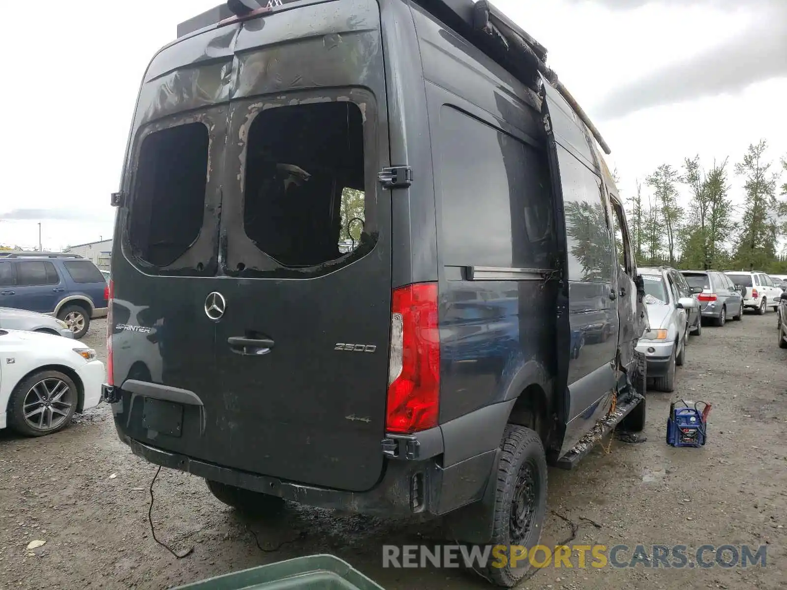 4 Photograph of a damaged car W1W4EBVY9LP266971 MERCEDES-BENZ SPRINTER 2020