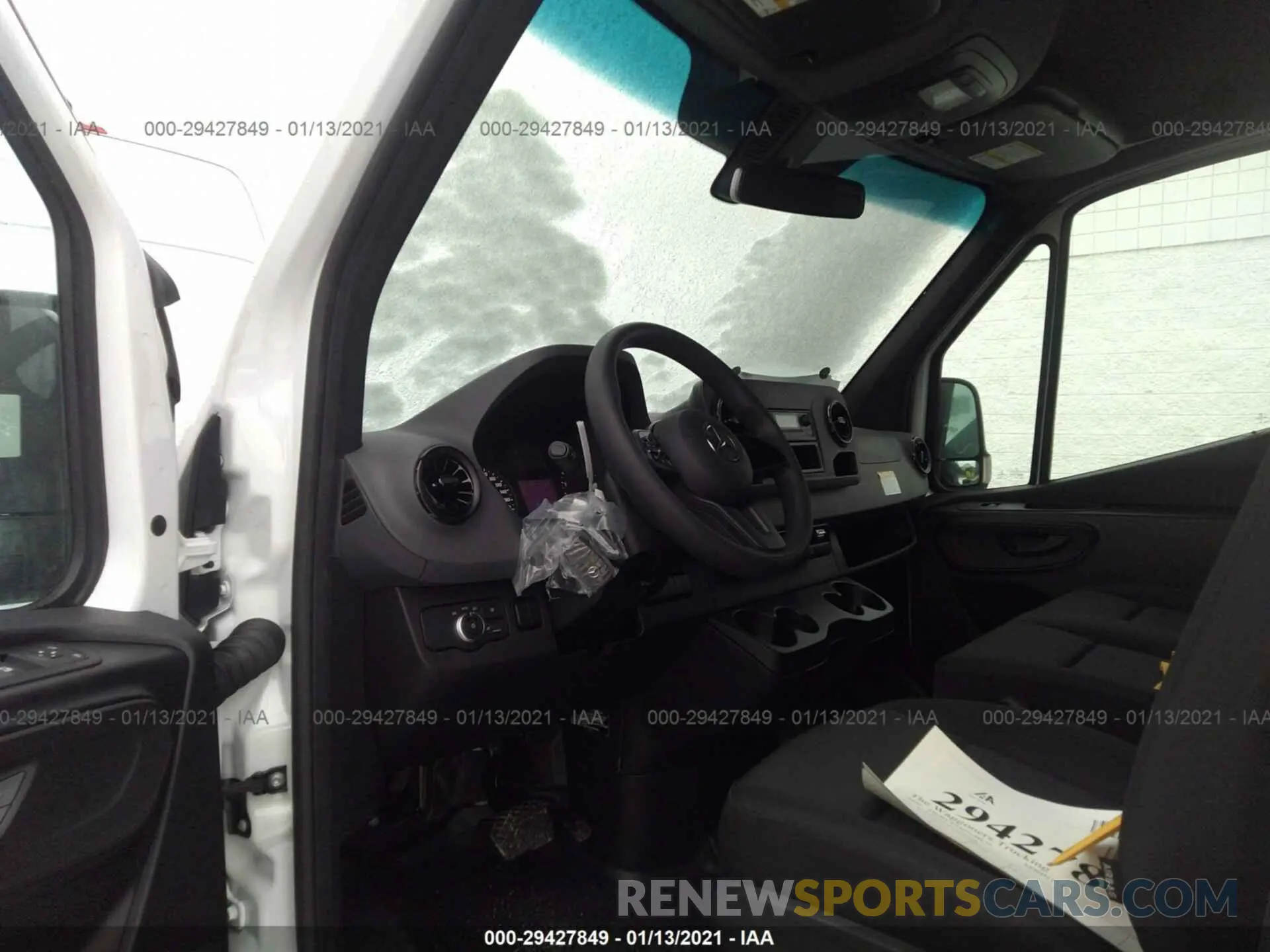 5 Photograph of a damaged car W1Y4ECHYXLT042138 MERCEDES-BENZ SPRINTER 2020
