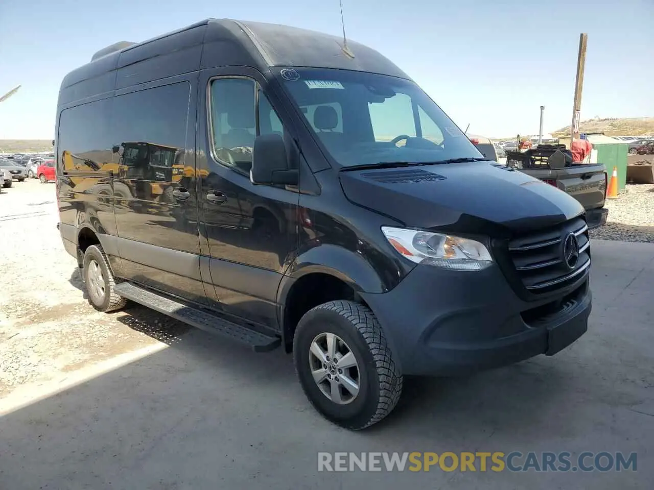 4 Photograph of a damaged car W1Z4EFVY7LP229198 MERCEDES-BENZ SPRINTER 2020