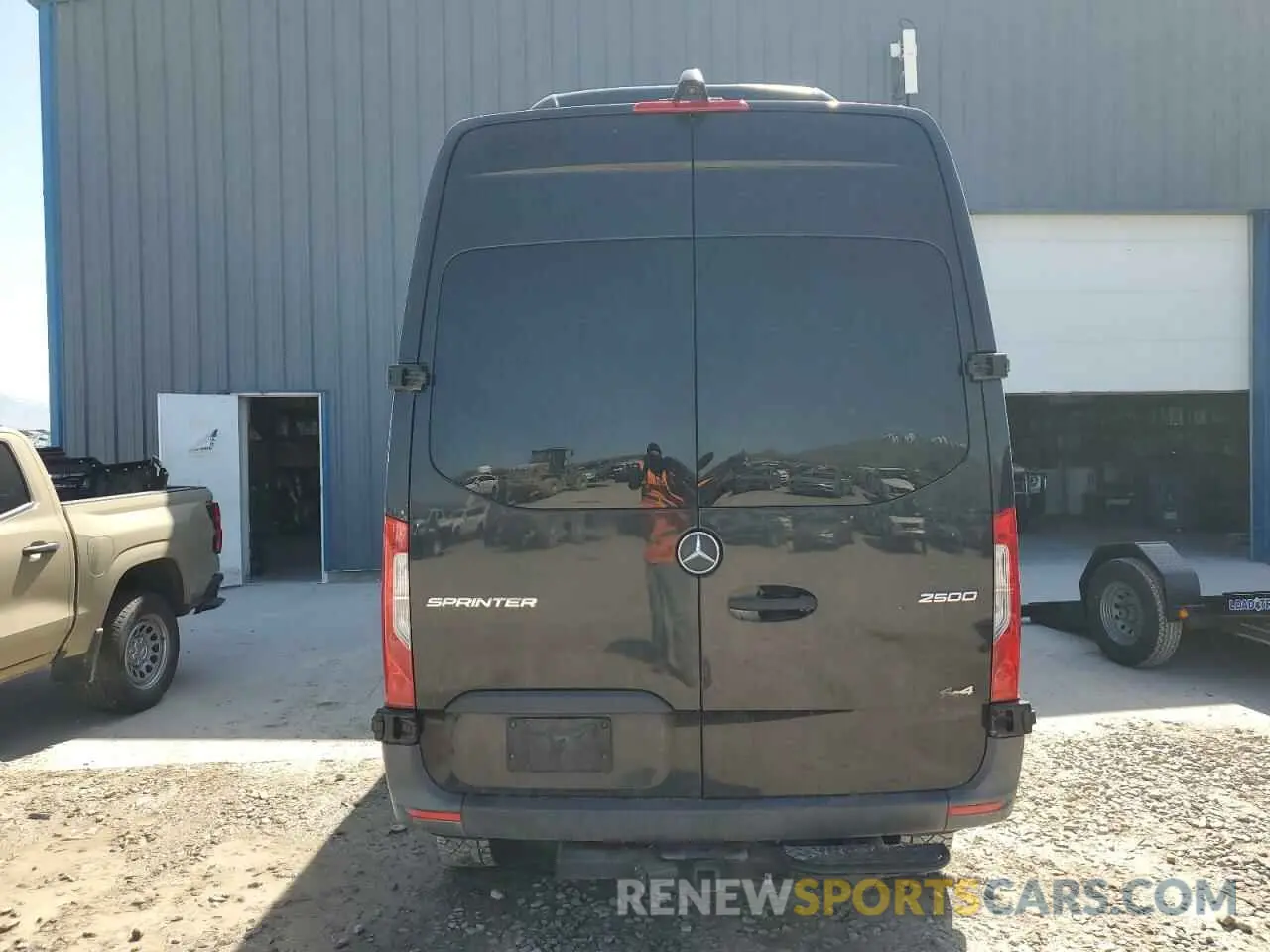 6 Photograph of a damaged car W1Z4EFVY7LP229198 MERCEDES-BENZ SPRINTER 2020
