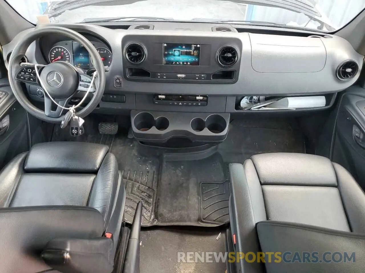8 Photograph of a damaged car W1Z4EFVY7LP229198 MERCEDES-BENZ SPRINTER 2020