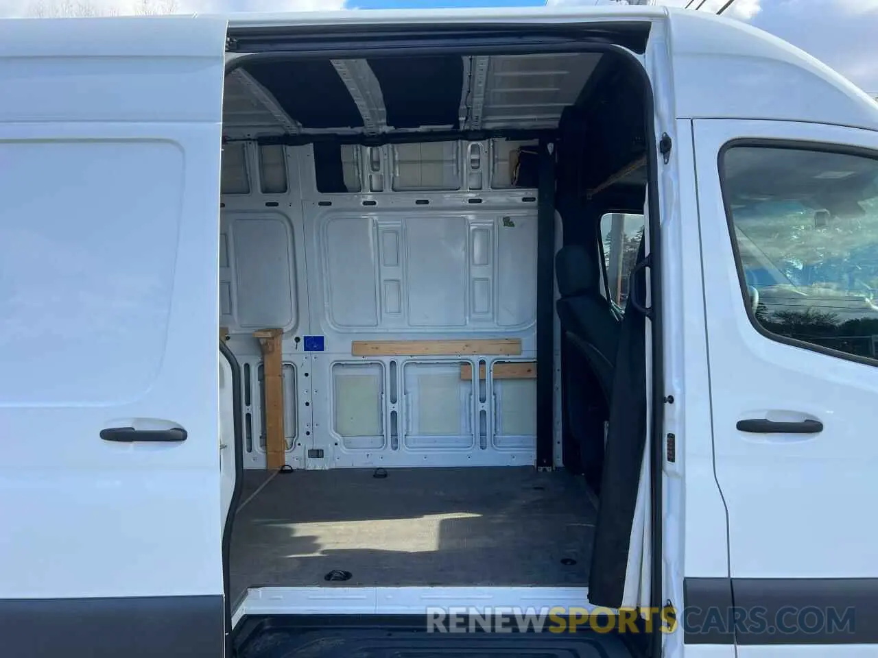 5 Photograph of a damaged car W1W40CHY4MT055475 MERCEDES-BENZ SPRINTER 2021