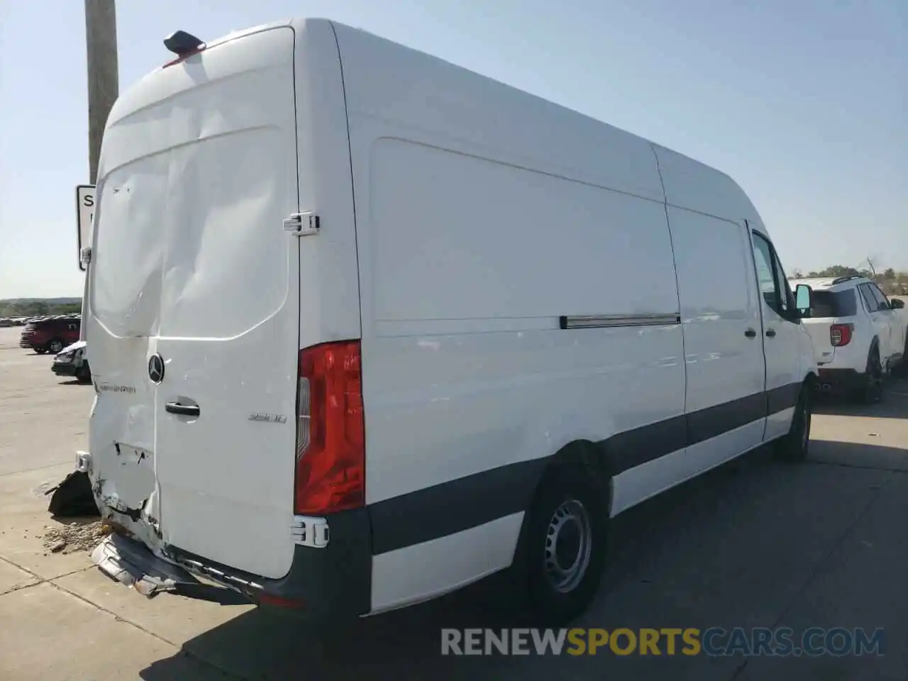 4 Photograph of a damaged car W1Y4DCHYXMT047070 MERCEDES-BENZ SPRINTER 2021