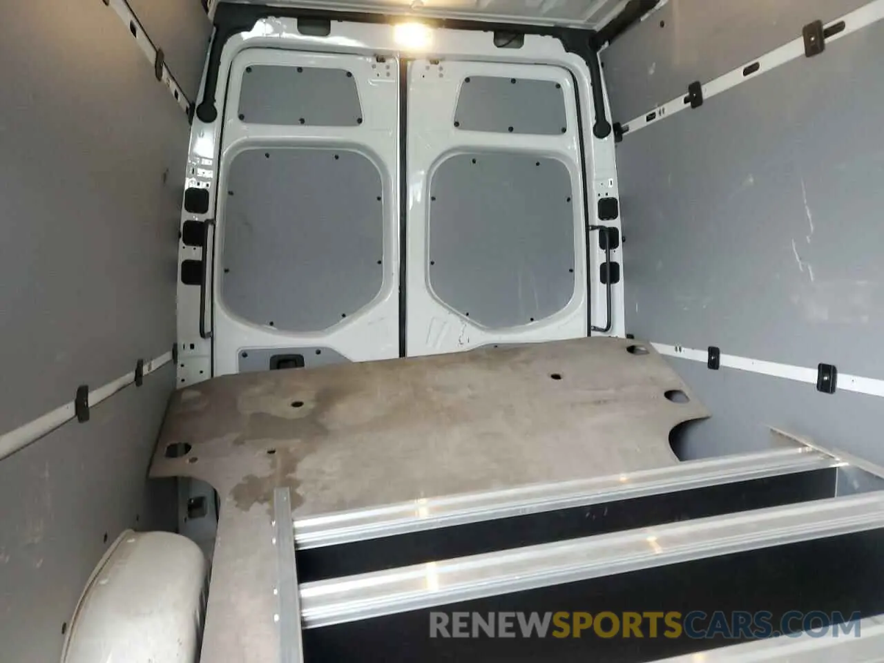 10 Photograph of a damaged car W1Y4EBHYXMT074633 MERCEDES-BENZ SPRINTER 2021