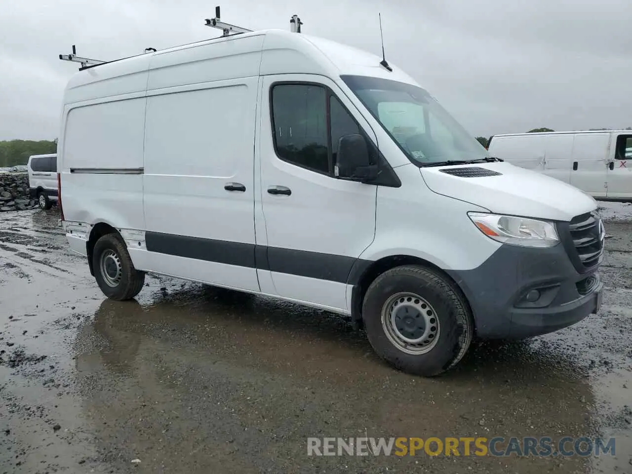 4 Photograph of a damaged car W1Y4EBHYXMT074633 MERCEDES-BENZ SPRINTER 2021