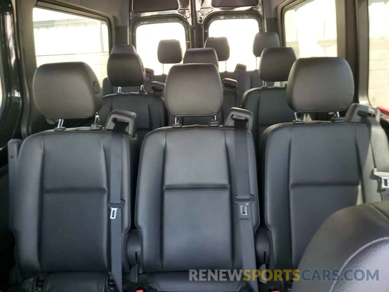 10 Photograph of a damaged car W1Z4EFHY7NP446054 MERCEDES-BENZ SPRINTER 2022