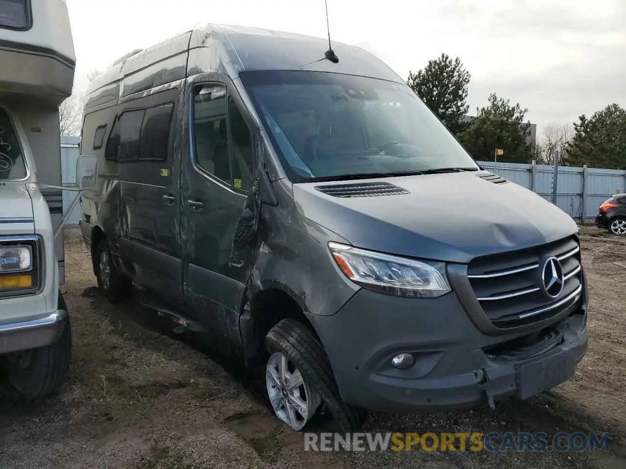 4 Photograph of a damaged car W1Z4EFVY8NP457780 MERCEDES-BENZ SPRINTER 2022