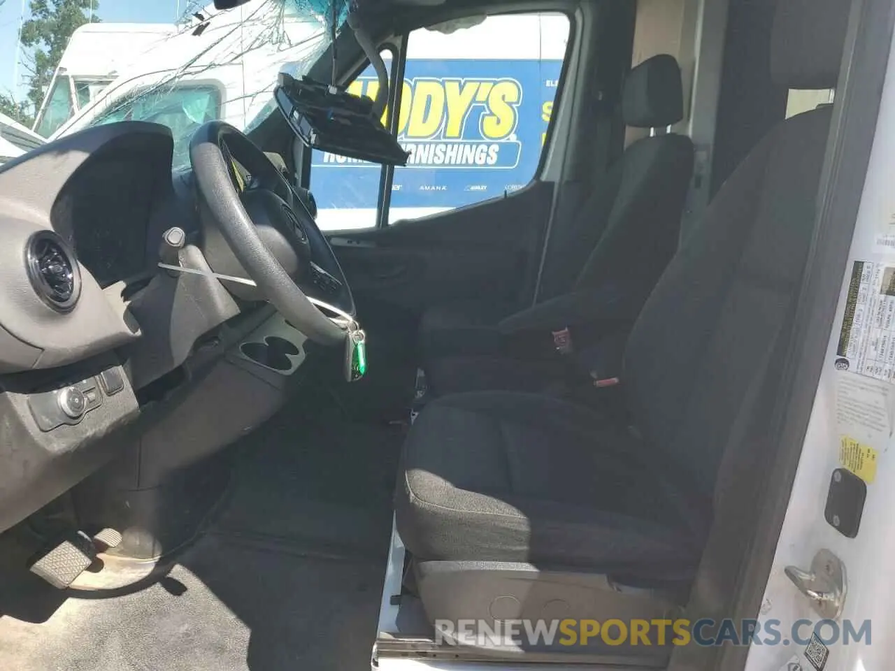 7 Photograph of a damaged car W1Y4KCHY9PT132752 MERCEDES-BENZ SPRINTER 2023