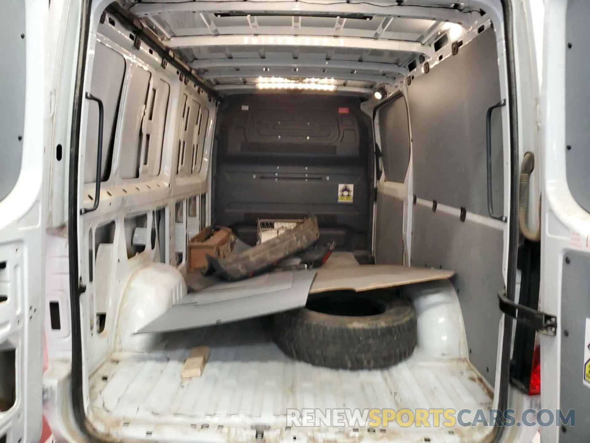 14 Photograph of a damaged car W1Y4NBVYXPT143166 MERCEDES-BENZ SPRINTER 2023