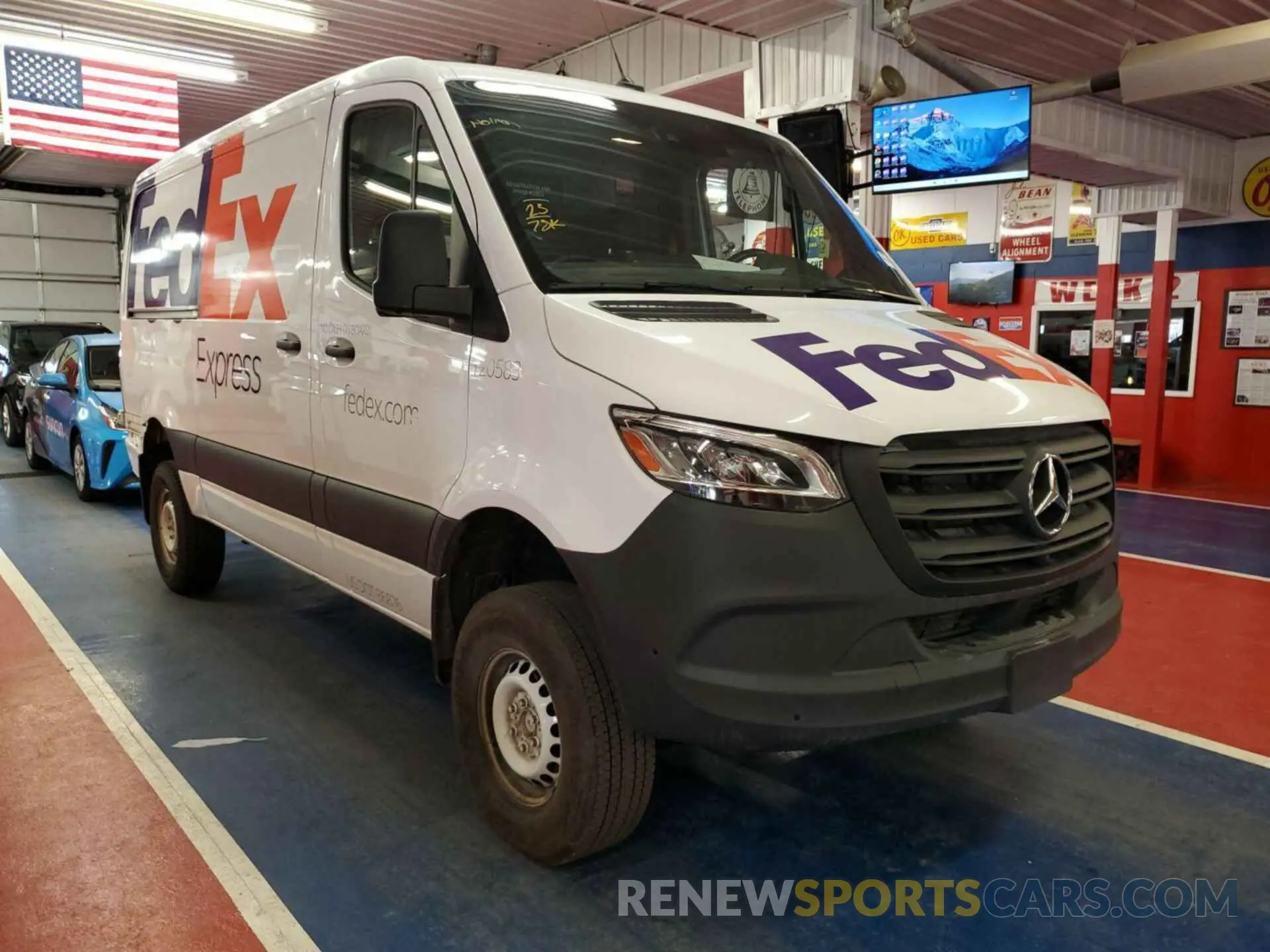 29 Photograph of a damaged car W1Y4NBVYXPT143166 MERCEDES-BENZ SPRINTER 2023